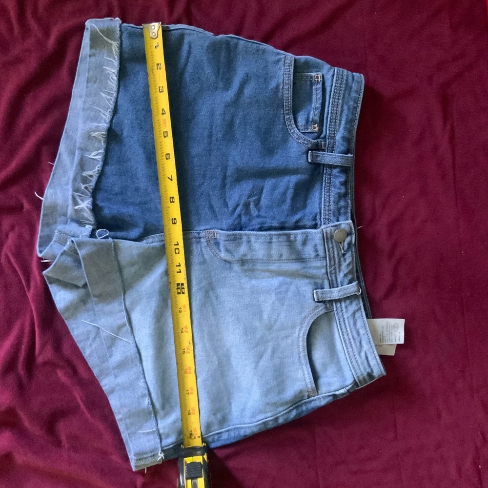 Two-tone Hollister Mom Shorts